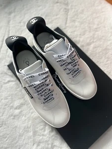 ¡NUEVO! Tenis de fin de semana con cordones de cuero blanco CHANEL talla 36,5 - Imagen 1 de 8