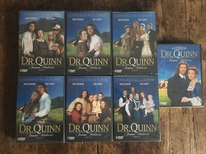 DR QUINN Femme Médecin … JANE SEYMOUR … L'INTEGRALE ... LOT DE 7 COFFRETS DVD - Imagen 1 de 3