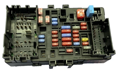 2015-2018 CADILLAC ESCALADE ESV OEM LEFT INSTRUMENT PANEL WIRING JUNCTION BLOCK - Изображение 1 из 4