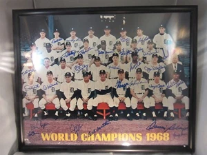 1968 DETROIT TIGERS WORLD CHAMPIONS AUTOGRAFATO 16"x20" FOTO INCORNICIATA (29 AUTO) - Foto 1 di 1