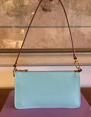 Louis Vuitton Lexington Pochette Monograma Vernis Verde Espuma de Mar, Correa Vechetta Foto 1 de 4