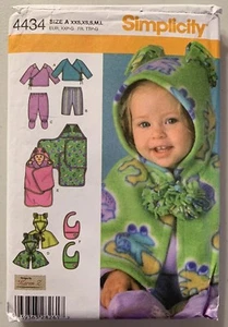 Simplicity Muster 4434 Babys Fleece Oberteil Hose Capelet Latz Decke Wickel XXS-L - Bild 1 von 3