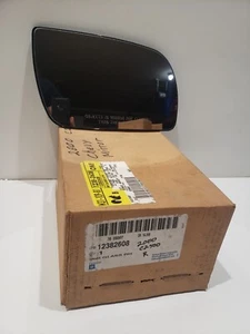 GM 12382608 Glass,Outside Rear View Mirror 1995-2000 GM - Picture 1 of 5