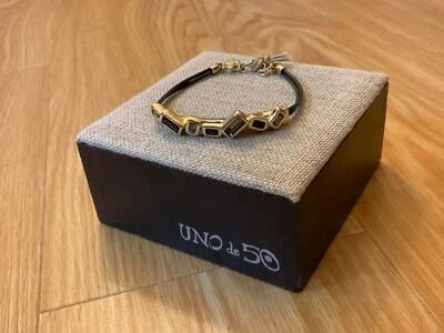 NUEVO CON ETIQUETAS Pulsera Uno de 50 Cuero Negro/Bañado en Oro/Cristales Negros y Grises “Divino” Foto 1 de 4