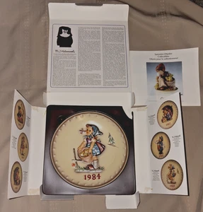 M.J Hummel 14th Annual Plate 1984 Goebel W. Germany Child Holding Basket - Picture 1 of 4