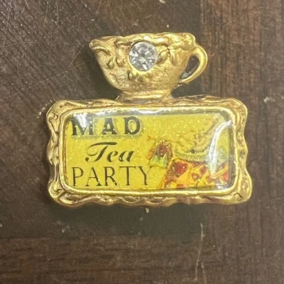 Broche prendedor de fiesta de té loco arte máximo Alicia en el país de las maravillas taza de té estrás Foto 1 de 4