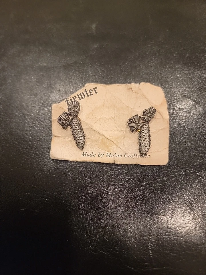 华丽细致的松锥形耳环,戏剧性和引人注目的松锥珍珠 — 第 1/3 张图片