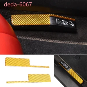 Interruptor de bloqueo de puerta de emergencia de fibra de carbono amarillo para Chevrolet Corvette C8 20+ - Imagen 1 de 15