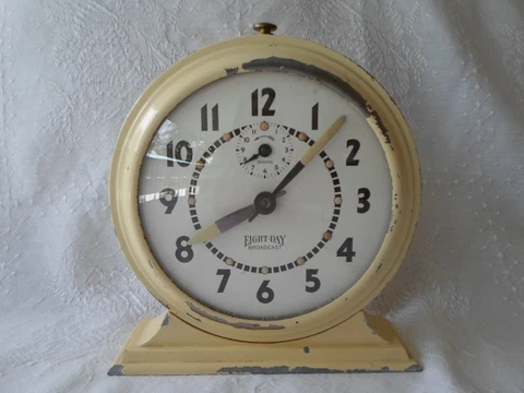 Vintage 1930'S Eight Day Broadcast Desk/Shelf Clock Alarm Works Needs Repair Cover