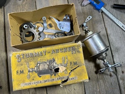 1951 Sturmey Archer FM 4 velocidades engranaje engranaje aleación relación media FM cambio de cubo de bicicleta Foto 1 de 4