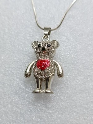 Filigrane Kette  " Teddybär Mit rotem Herz" Strass Modeschmuck  - Bild 1 von 4