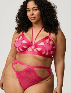 NWT Torrid Lingerie Set Diamante Hearts Open Cup Bra & Strappy Panty Pink Size 2 - Picture 1 of 6