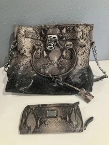Michael Kors Handtasche grau Schlangenleder mit passender Relic Geldbörse - Bild 1 von 12