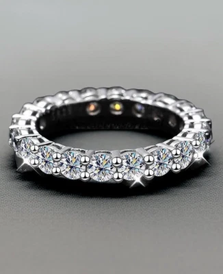 ***LUXURY RING***SIZE 8***DIAMOND LOOK ETERNITY - Image 1 of 4