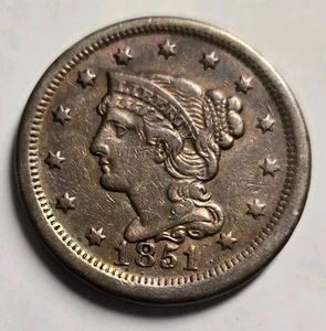 1851 Capelli intrecciati grande centesimo XF - Foto 1 di 4