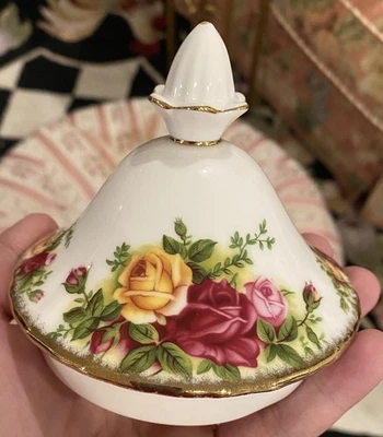 Royal Albert Old Country Roses Teapot Lid (Lid Only) - Image 1 of 3