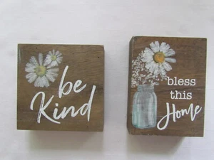 Bloque temático margarita blanca letreros/placa 2 piezas NUEVO Collins bendice este hogar sé amable  - Imagen 1 de 5