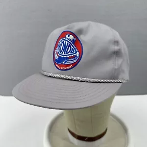 De colección Hondo Boots Company Trinquete Correa Sombrero Nissin Gorra Ala Gris Cordón - Imagen 1 de 14