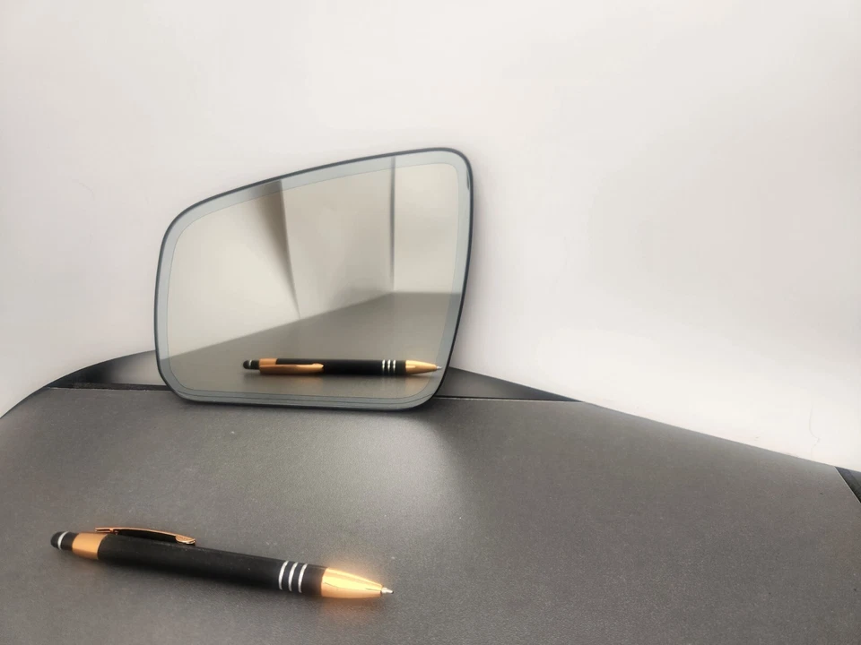 2008 2009 Mercedes W204 C300 Left LH Driver Side Rear View Door Mirror Glass OEM - Image 1 of 4