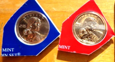2011 P D  GEM  BU Sacagawea Dollar  in mint cello (2 Coins) - Image 1 of 2