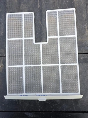 25QQ07 DEHUMIDIFIER FILTER, DELONGHI DEN500P, 12-1/2" X 10-1/4", VERY GOOD COND - Image 1 of 4