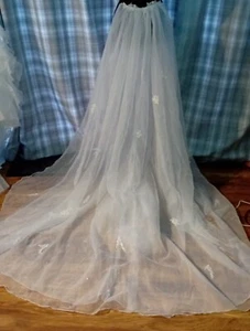 Wedding train white organza scattered motifs and beads popper onto dress - Picture 1 of 4