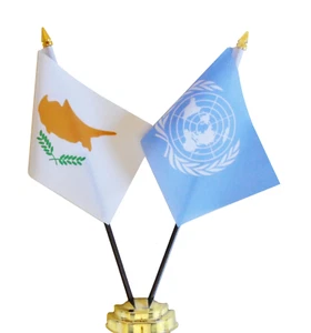 Cyprus & United Nations UN Double Friendship Table Flag Set - Picture 1 of 3