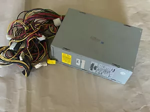 Hipro HP-W700WC3 LF Fujitsu S26113-E504-V70 Power Supply - Bild 1 von 2