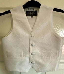 Heirloom Boys Ivory Single Breasted 4 Button Waistcoat Size 24" - Ex Rental - Picture 1 of 2