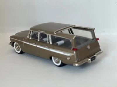 Highway Travel 1963 Studebaker Lark Daytona Wagonaire Foto 1 de 2