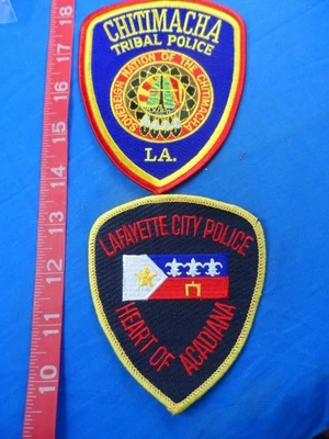 Louisiana - Chitimacha Tribal Indian; Lafayette Police Cloth Patch Lote de 2 Foto 1 de 4