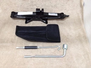 01-06 HYUNDAI SANTA FE JACK & TOOLS SET OEM FACTORY - Picture 1 of 5