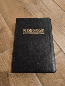 π The Book Of Mormon Restored Covenant Edition FIRST EDITION 1999 Zarahemla - Foto 1 di 7