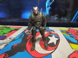 Fortnite Omega Red 4" Jazwares Action Figure From Early Game Survival Kit - Picture 1 of 6