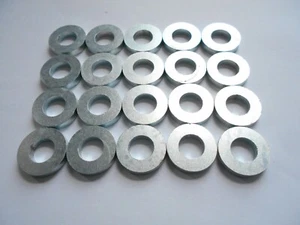 TRIUMPH STAG HEAD STUD & NUT WASHER HEAD SET OF 20 (UKC9786K20) - Picture 1 of 1
