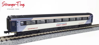 Dapol Mk3 2nd Class Coach East Coast 42146 N Gauge - Image 1 of 2