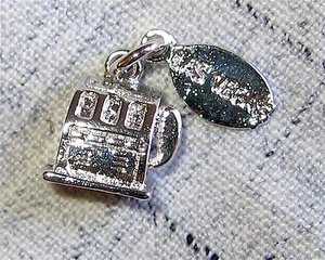 Estate Sterling Silver 3-D Vegas Slot Machine 1 Armed Bandit HangTag Charm - Picture 1 of 10