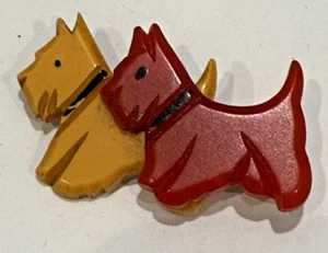 VINTAGE BAKELITE SCOTTY DOG RED & YELLOW BROOCH - Picture 1 of 4