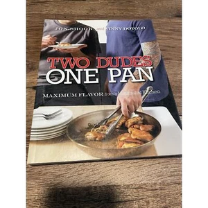 Two Dudes, One Pan: Maximum Flavor from a Minimalist Kitchen: A Cookbook - Bild 1 von 3
