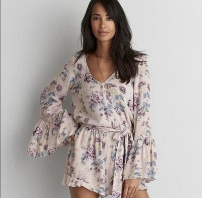 Nuevo con etiquetas Mameluco Bohemio Floral Manga Campana American Eagle Outfitters con Bolsillos, Med Foto 1 de 4