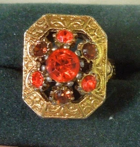 Vintage goldfarbener filigraner gewölbter 8-seitiger Ring mit 6 orangefarbenen & bernsteinfarbenen Steinen adj. Band - Bild 1 von 10
