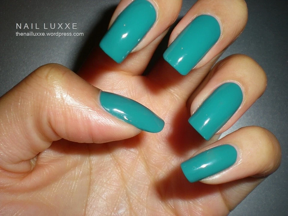 Sally Hansen Miracle GEL Step 1 Choose Shade 749 S-teal The Show