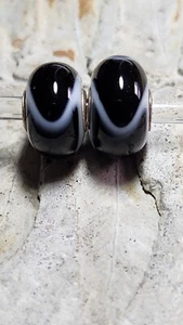 Trollbeads Gürteltier im Ruhestand schwarz Glas passendes Paar - Bild 1 von 7