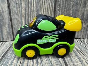 Coche de carreras de juguete VTech negro y verde con detalles amarillos para niños - Imagen 1 de 4