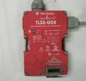 ALLEN-BRADLEY GUARDMASTER TLS2-GD2 SAFETY INTERLOCK SWITCH W/ GUARD LOCKING - Picture 1 of 6
