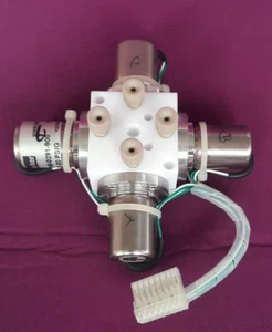 018-0291-900 Parker 18 Series Chemically Inert Manifold Valve - Picture 1 of 4