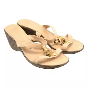 Italian Shoemakers Wedge Sandals Beige With Flower Accents Size 9 - Picture 1 of 4
