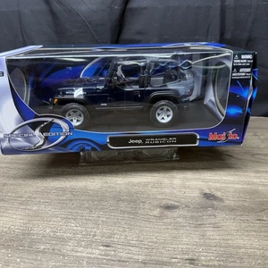 Maisto Special Edition Metallic Deep Blue Jeep Wrangler Rubicon Die-Cast 1/18 - Picture 1 of 15