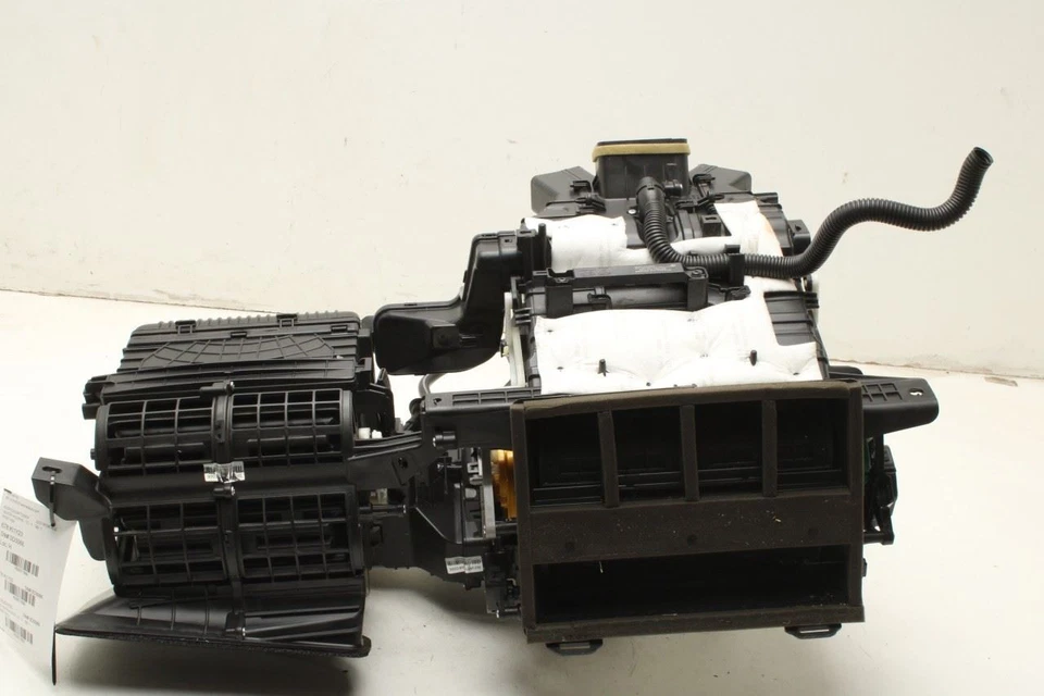 2023-2025 Kia Sportage Hybrid EX 1.6L HVAC Heater Blower Housing Box 97205-CH010 - Image 1 of 4