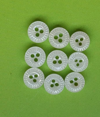 9 antike  Miniknöpfe Puppenknöpfe Wäscheknöpfe Glas weiß 7mm - Bild 1 von 3